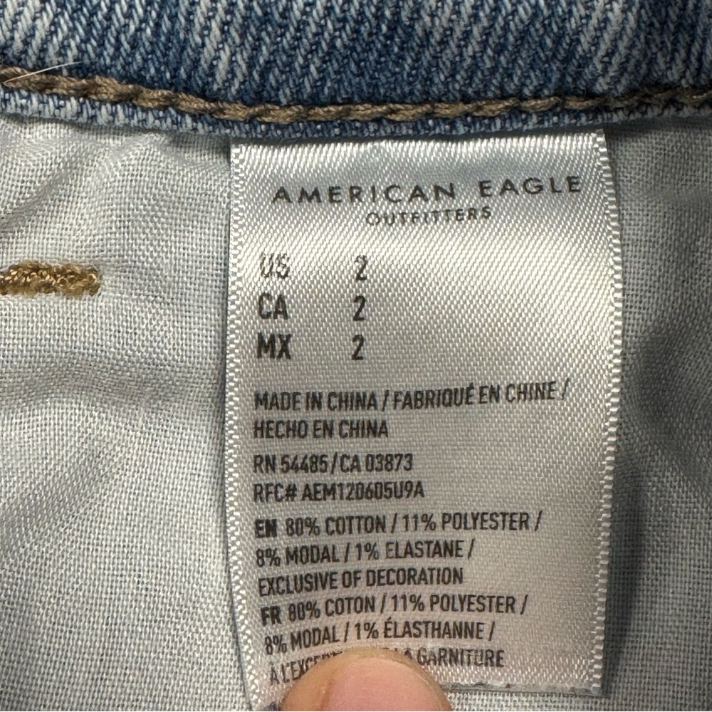 American Eagle Mom Short Jean Shorts Size 2 - Picture 5 of 6